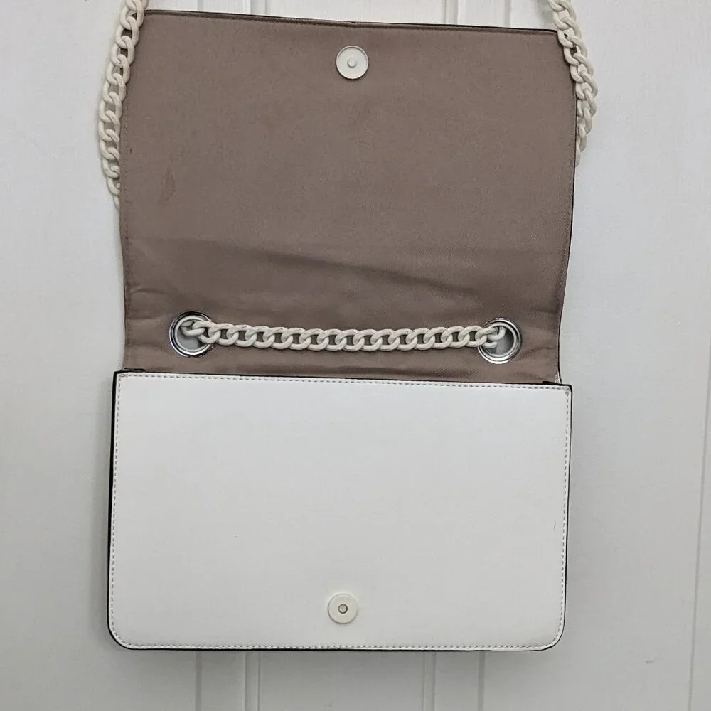 ALDO Greenwald Crossbody Bag Medium White Overflow With Metal Chain - Picture 9 of 16